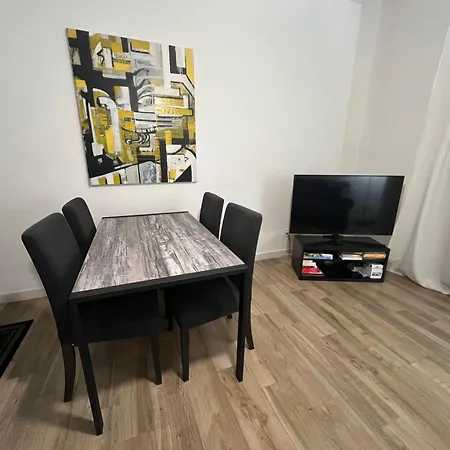 Bellhome 2 - Elegante Nel Centro Di Μπάρι
