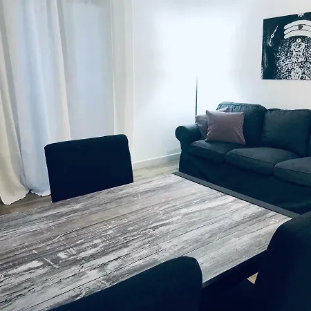 Bellhome 2 - Elegante Nel Centro Di Μπάρι
